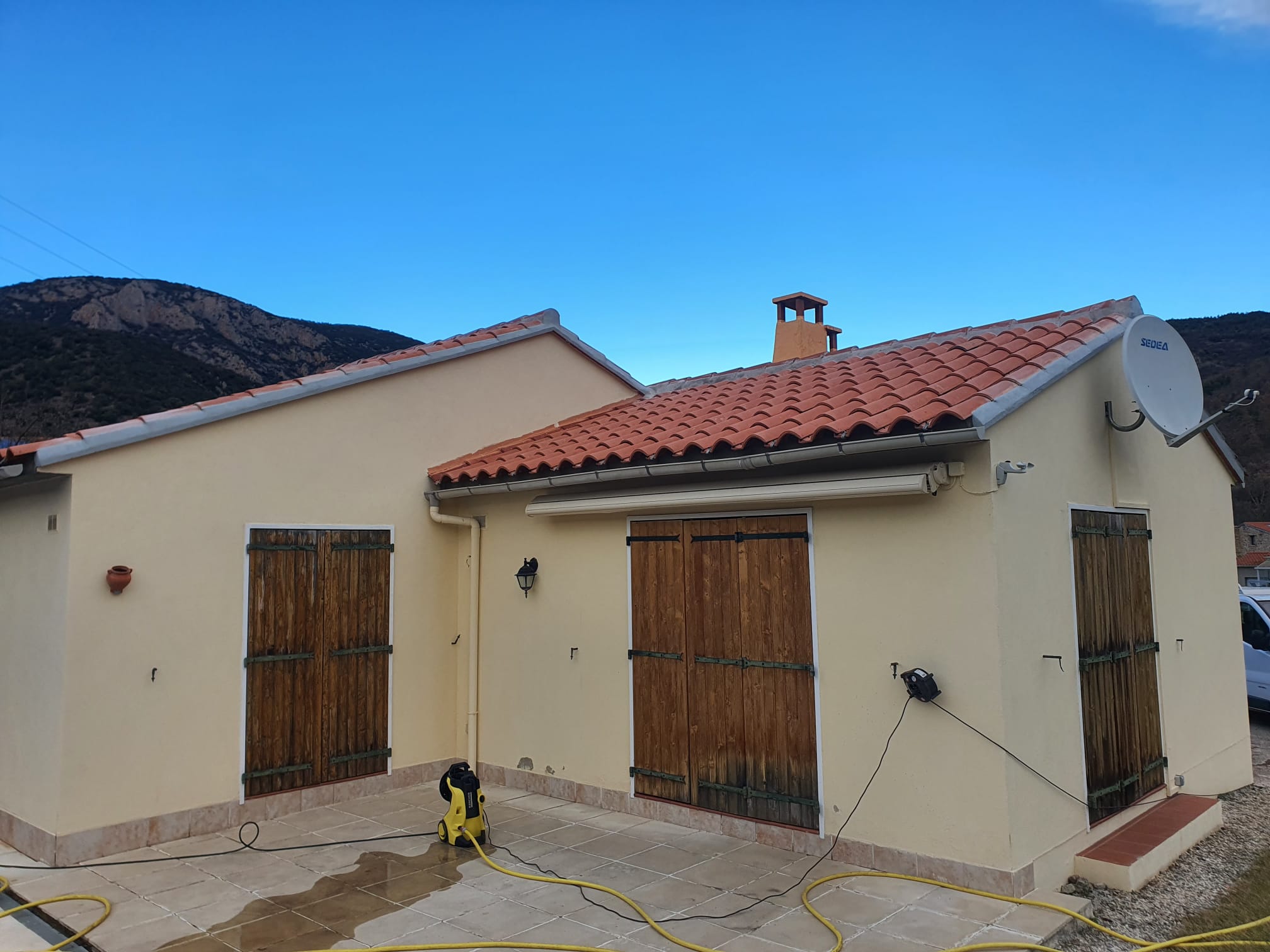 Nettoyage d'une terrasse de maison